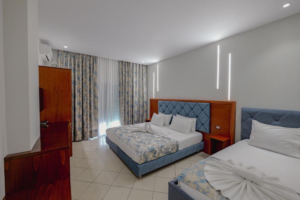 Triple Room with Balcony